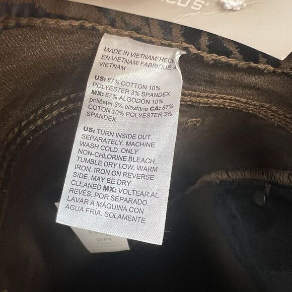 🆕 Chico’s Coated Animal-Print Jeggings SZ 2/12 - Picture 7 of 7